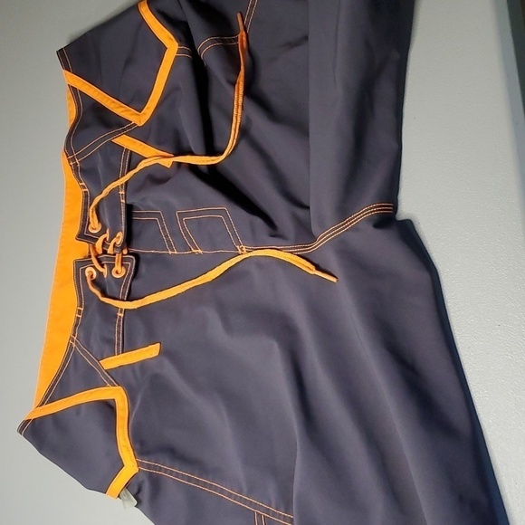 NIKE  medium orange and dark grey 32" swim shorts - Picture 5 of 6